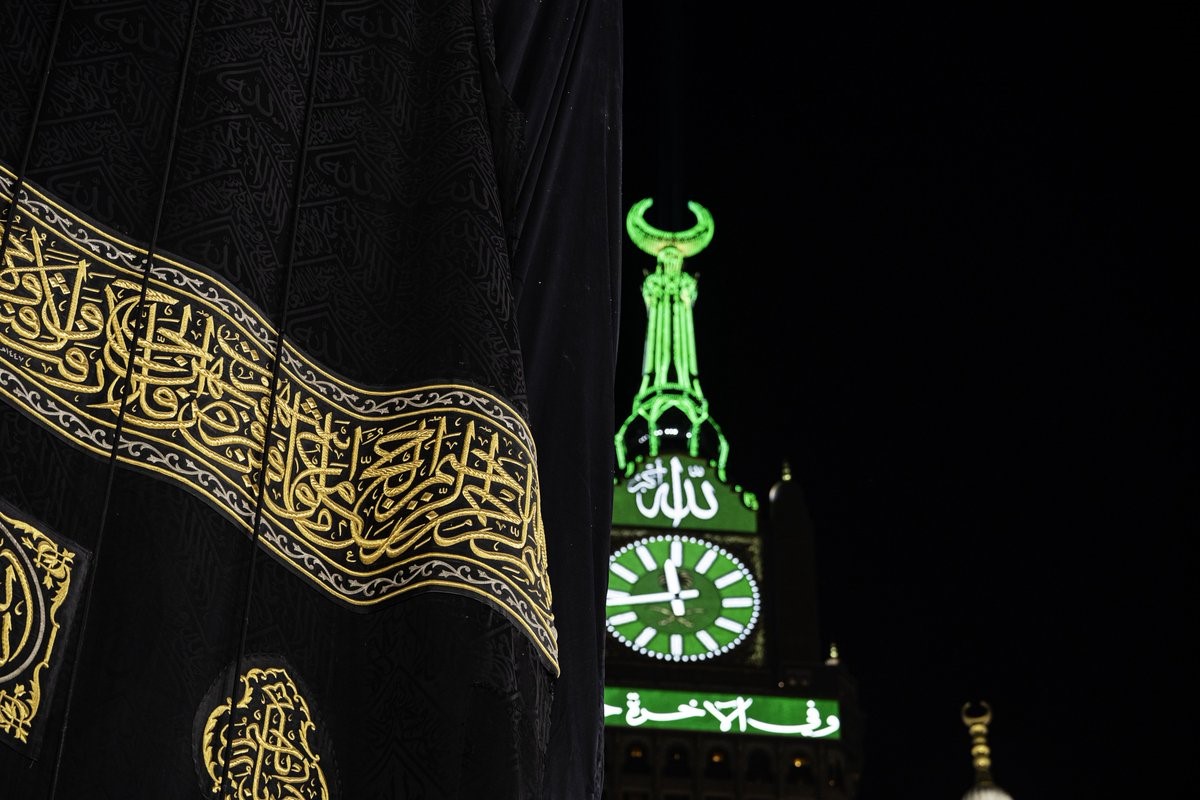 Kâbe’nin yeni örtüsü serildi 14 k benin yeni ortusu serildi 10 wS8z7uCg