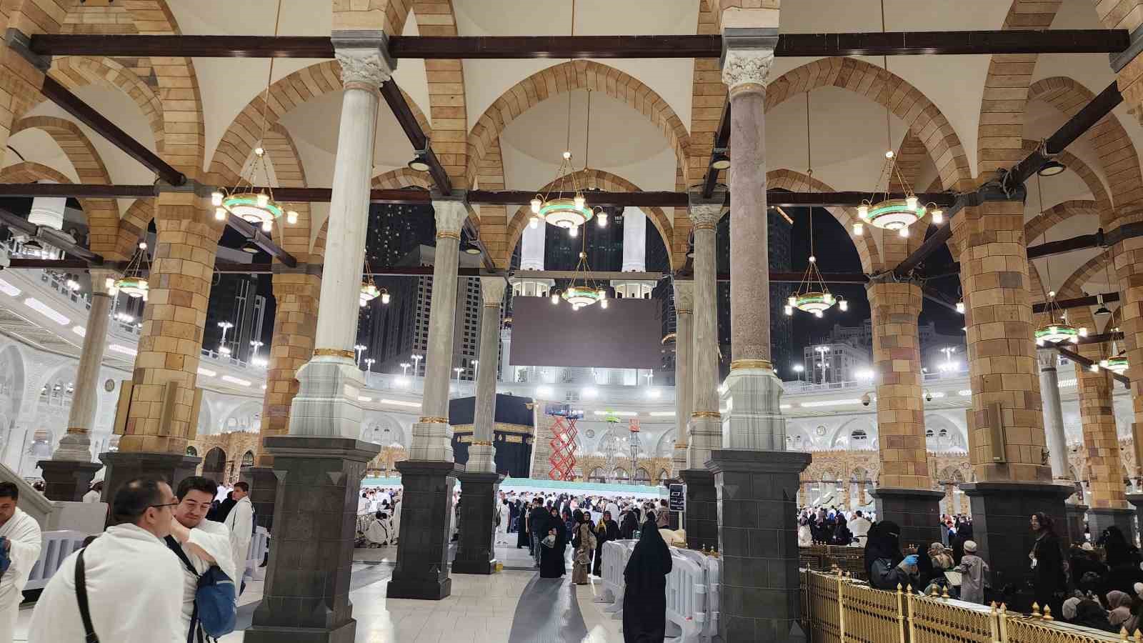 kabe i muazzama duvarlari bakima alindi 8 YzPXPna6