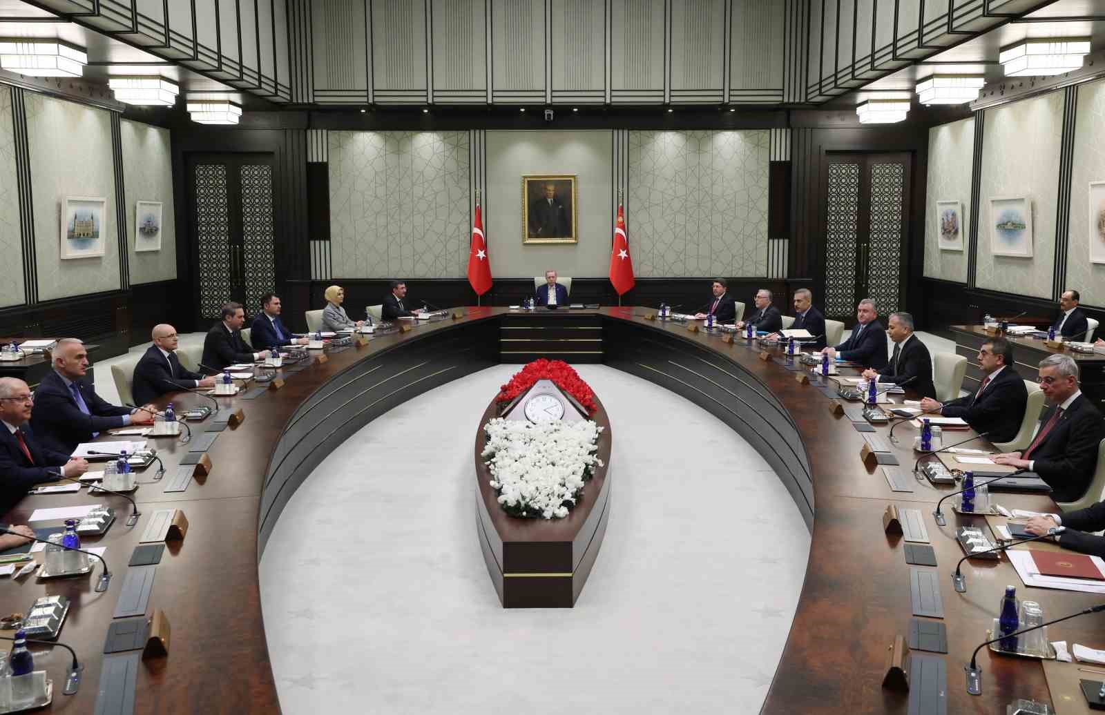 kabine toplantisi cumhurbaskani recep tayyip erdogan baskanliginda bestepede basladi 0 wy6hPvjw