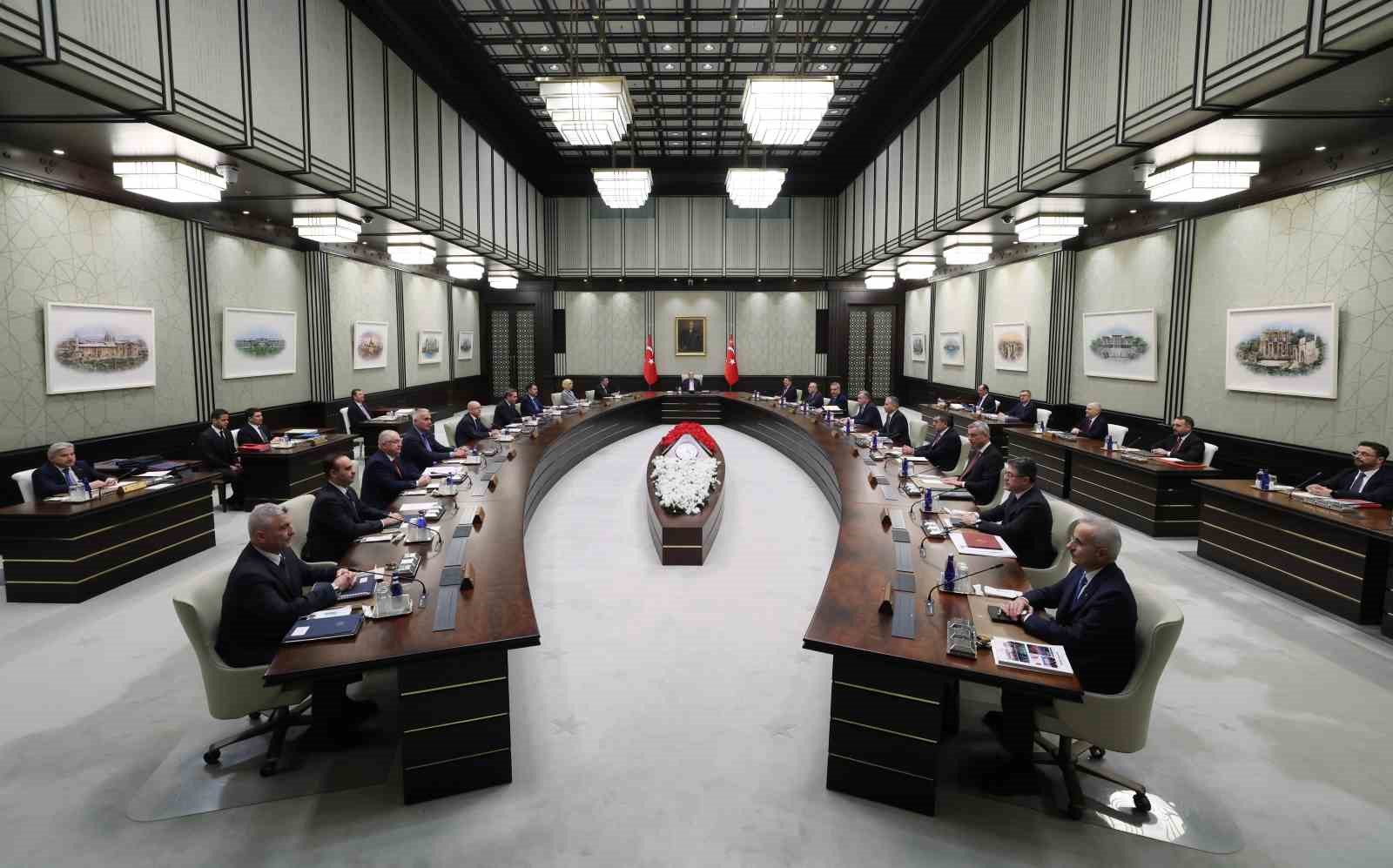 kabine toplantisi cumhurbaskani recep tayyip erdogan baskanliginda bestepede basladi 1 mzE2J3ja