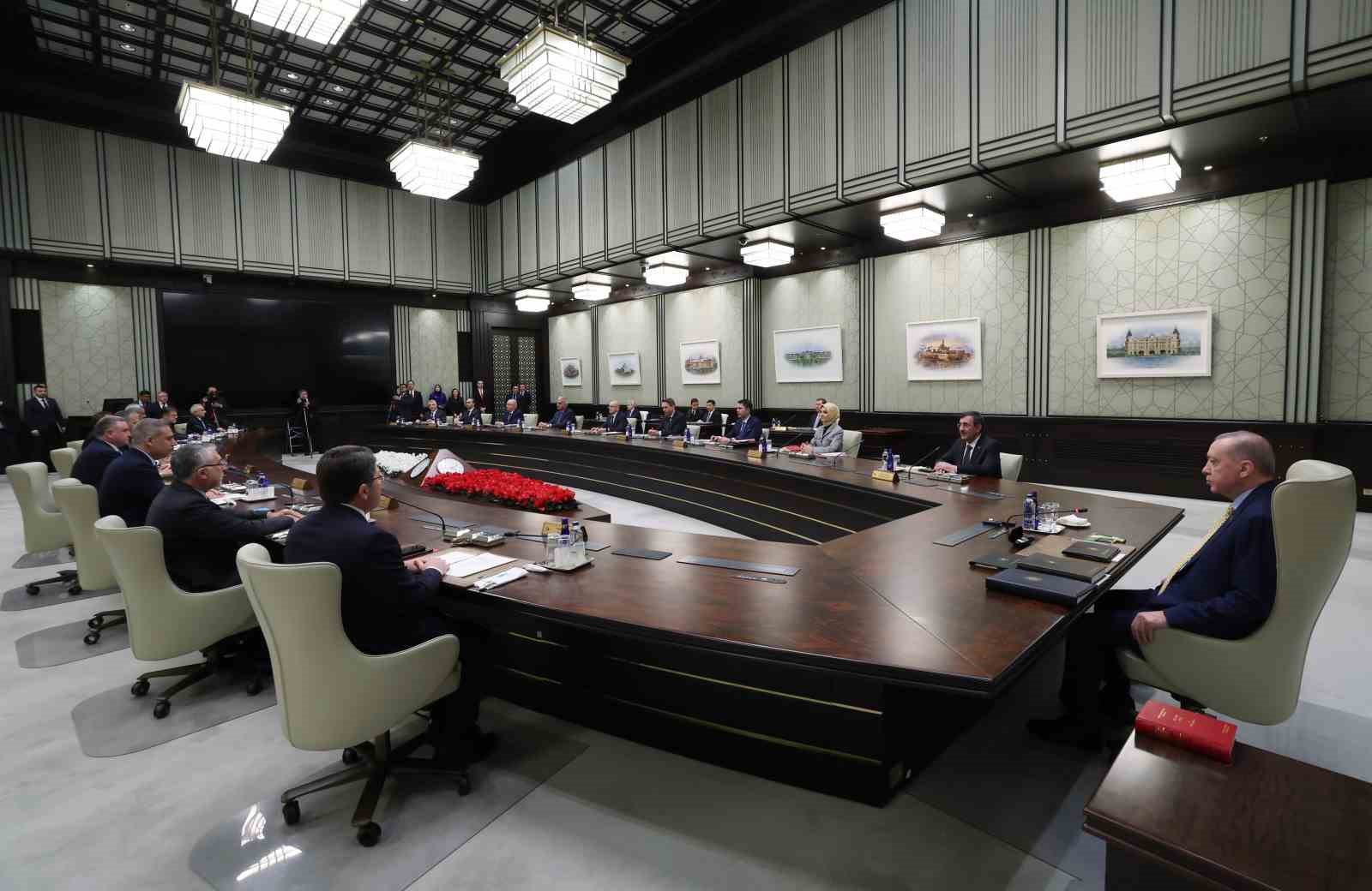 kabine toplantisi cumhurbaskani recep tayyip erdogan baskanliginda bestepede basladi 2 uWhrI1la