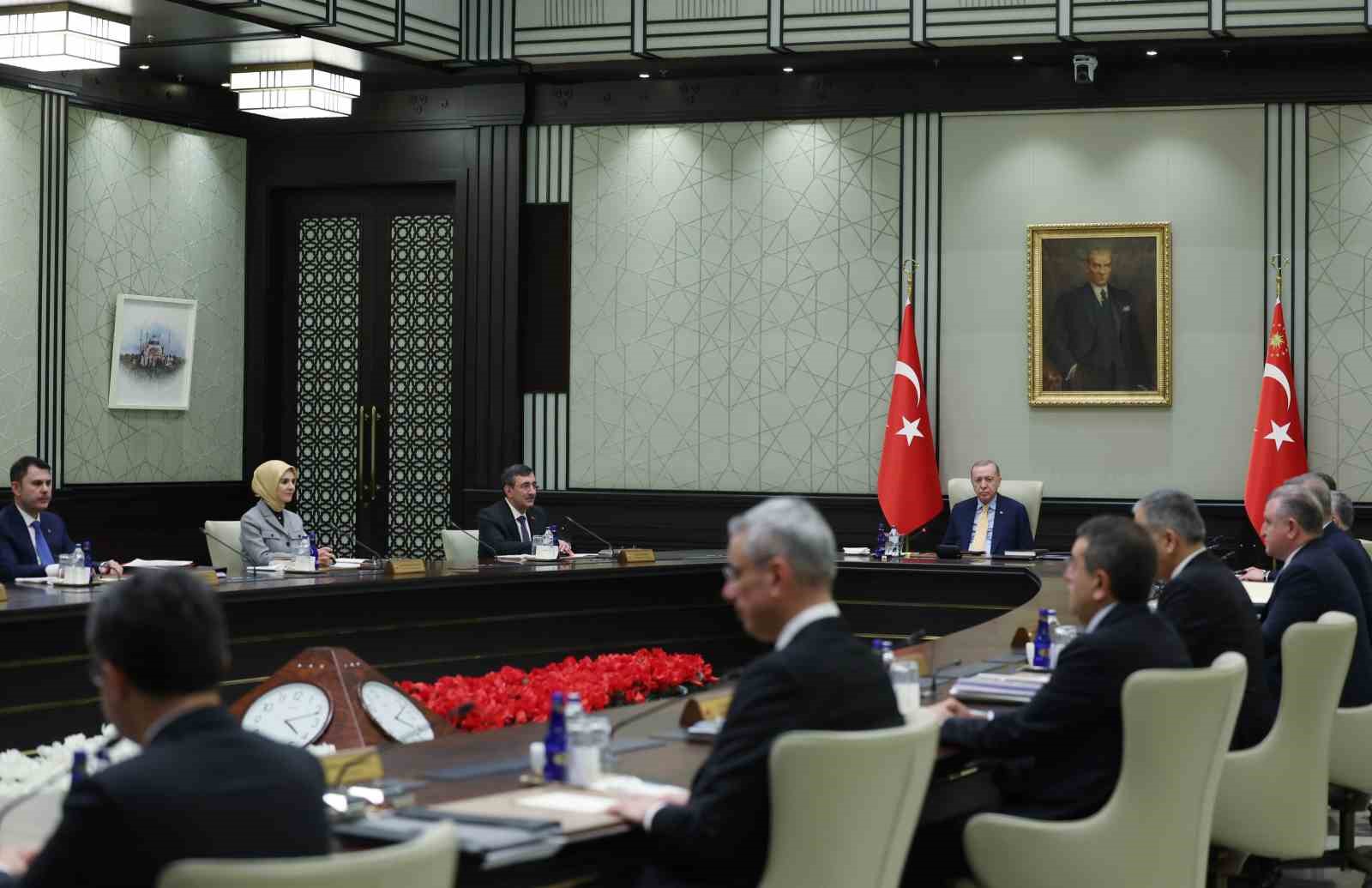 kabine toplantisi cumhurbaskani recep tayyip erdogan baskanliginda bestepede basladi 5 yr8SjjVy