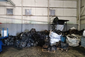 kacak-araba-parcalari-gizlenen-depoya-operasyon-100-milyon-lira-degerinde-parca-ele-gecirildi-TbtUZ3JQ.jpg