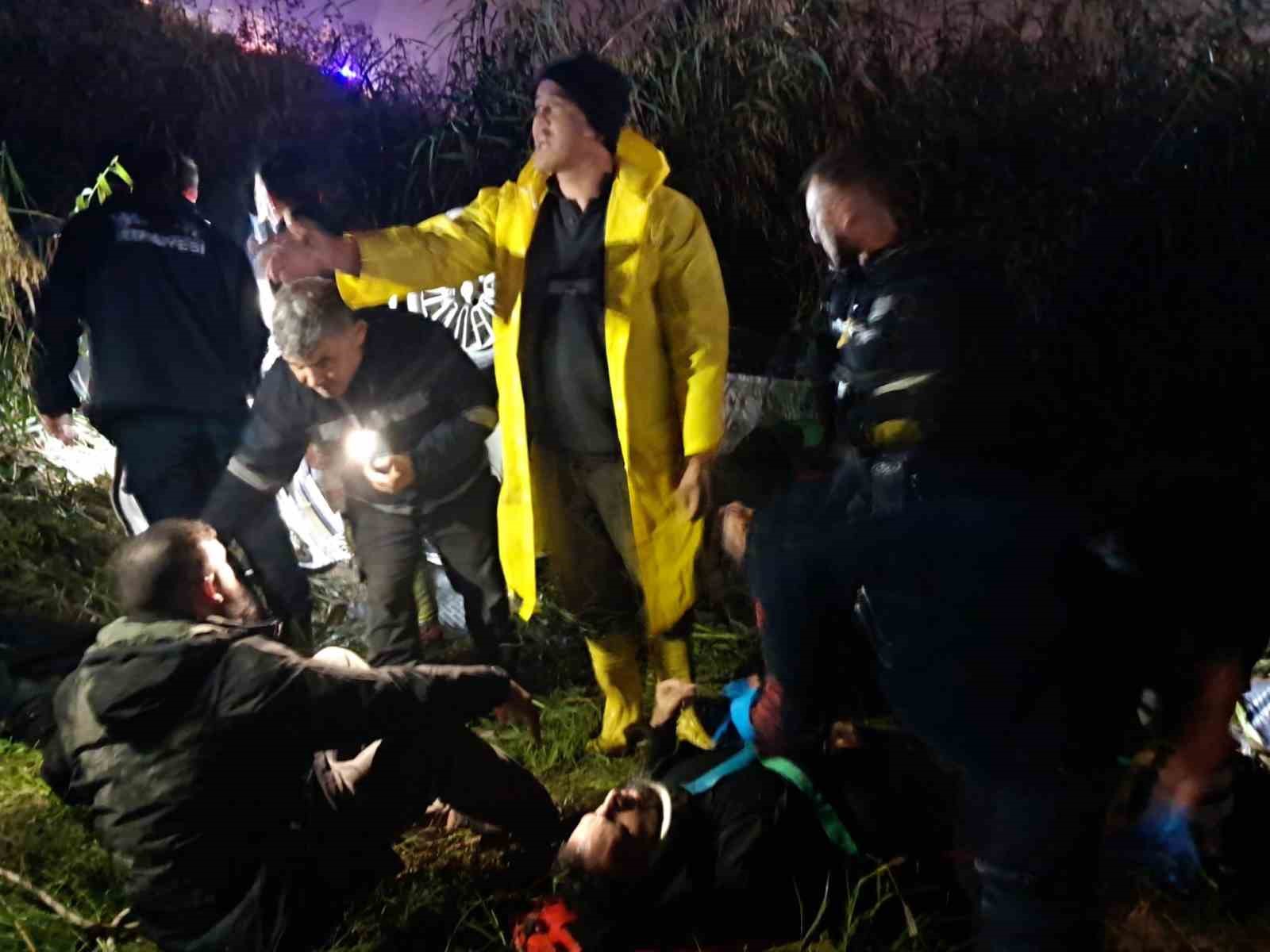 Kaçak göçmen taşıyan otomobil Asi Nehri’ne uçtu: 9 yaralı 7 kacak gocmen tasiyan otomobil asi nehrine uctu 9 yarali 3