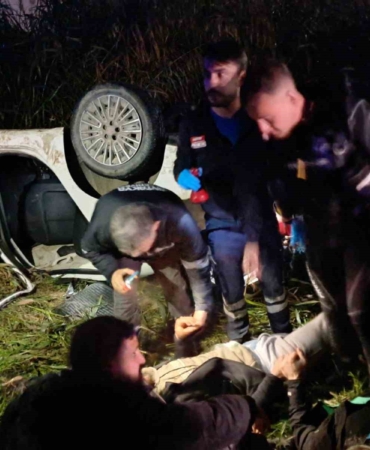 kacak-gocmen-tasiyan-otomobil-asi-nehrine-uctu-9-yarali-lVWA5MIn.jpg