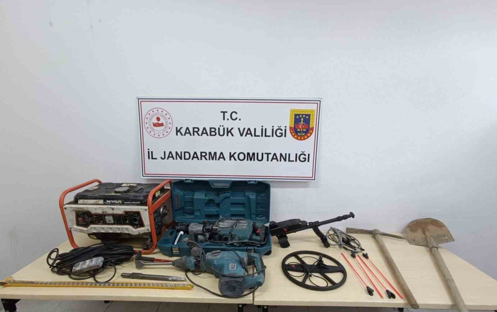 kacak kazi ve uyusturucu operasyonlarinda 10 supheli yakalandi 0 EnwathhK