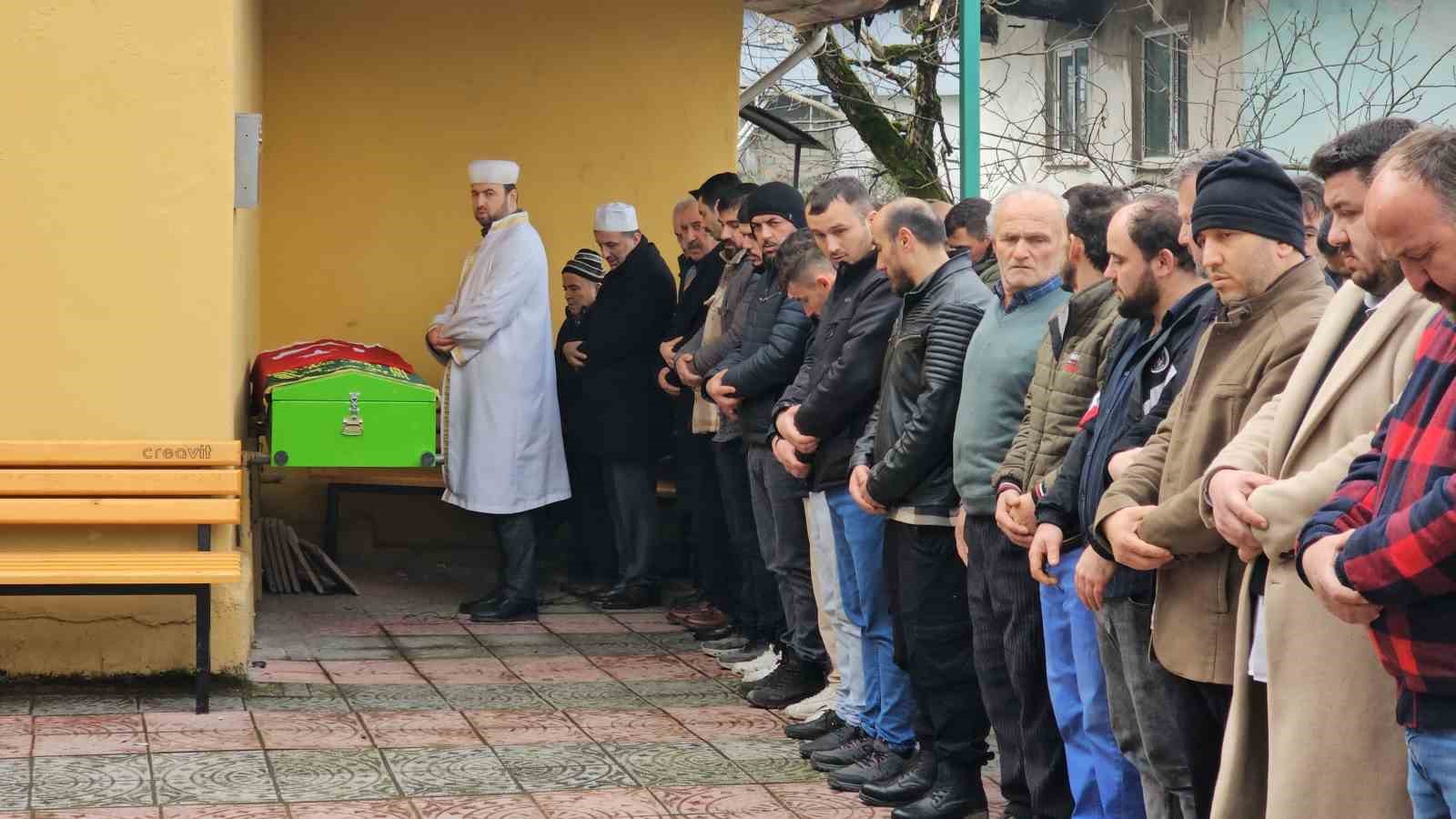 kacak maden ocaginda olen isci topraga verildi 0 kNBIbvw4