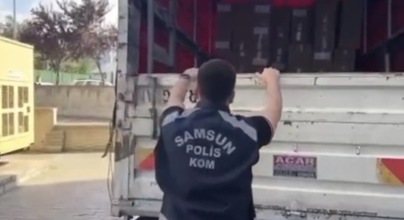 Kaçak makaron operasyonunda 1 milyon 350 bin adet ele geçirildi 5 kacak makaron operasyonunda 1 milyon 350 bin adet ele gecirildi 1 D7lLpGDX