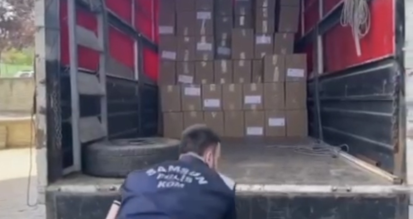 Kaçak makaron operasyonunda 1 milyon 350 bin adet ele geçirildi 6 kacak makaron operasyonunda 1 milyon 350 bin adet ele gecirildi 2 JkXQyC17