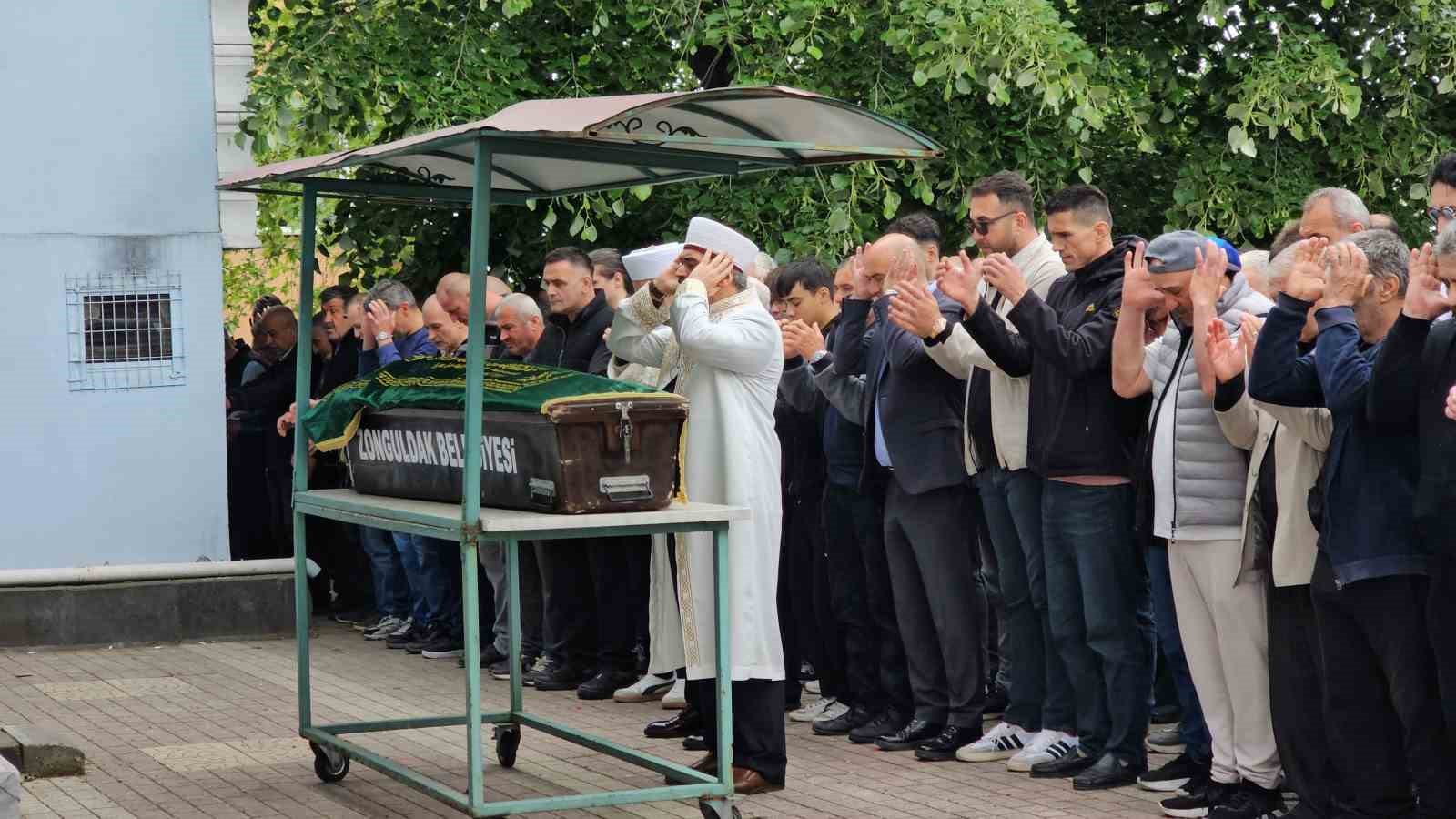 kacak ocaktaki gocukte olen madenci son yolculuguna ugurlandi 2 4KGDMFIG