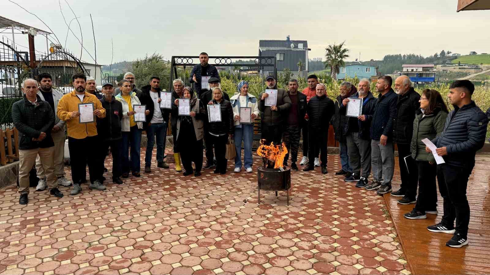 kacak yapi gerekcesiyle yikim karari verilen gol kenarindaki mahallede protesto 3 zrjmvide