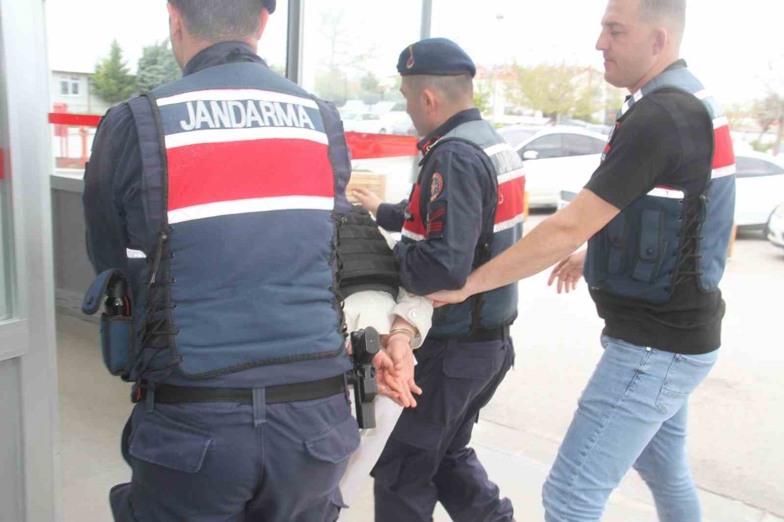 kacan cinayet suphelilerini jasat yakaladi 1 LjNGHcq9