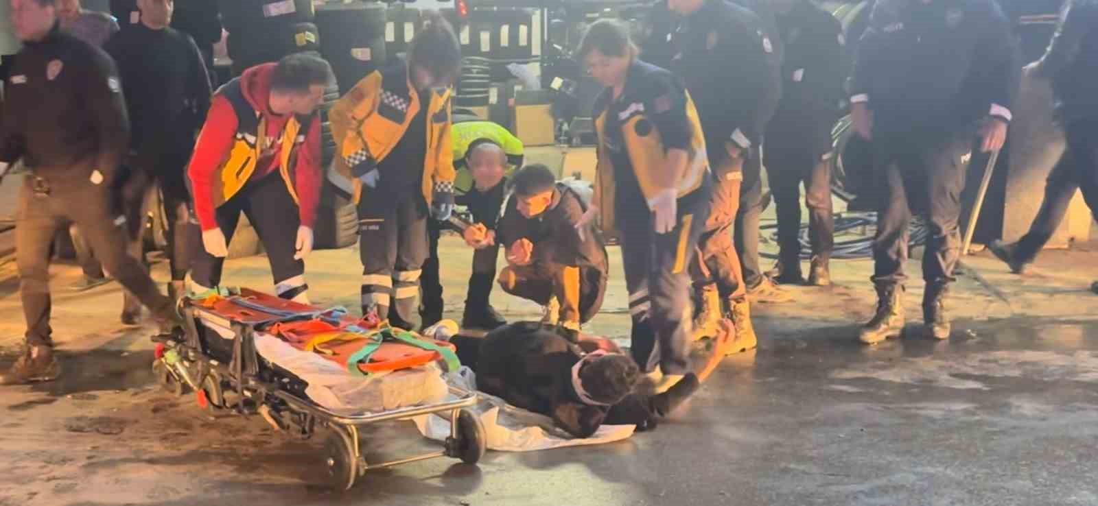 kacan surucu polis aracina carpti 2 yarali 0 mv3zZvRf