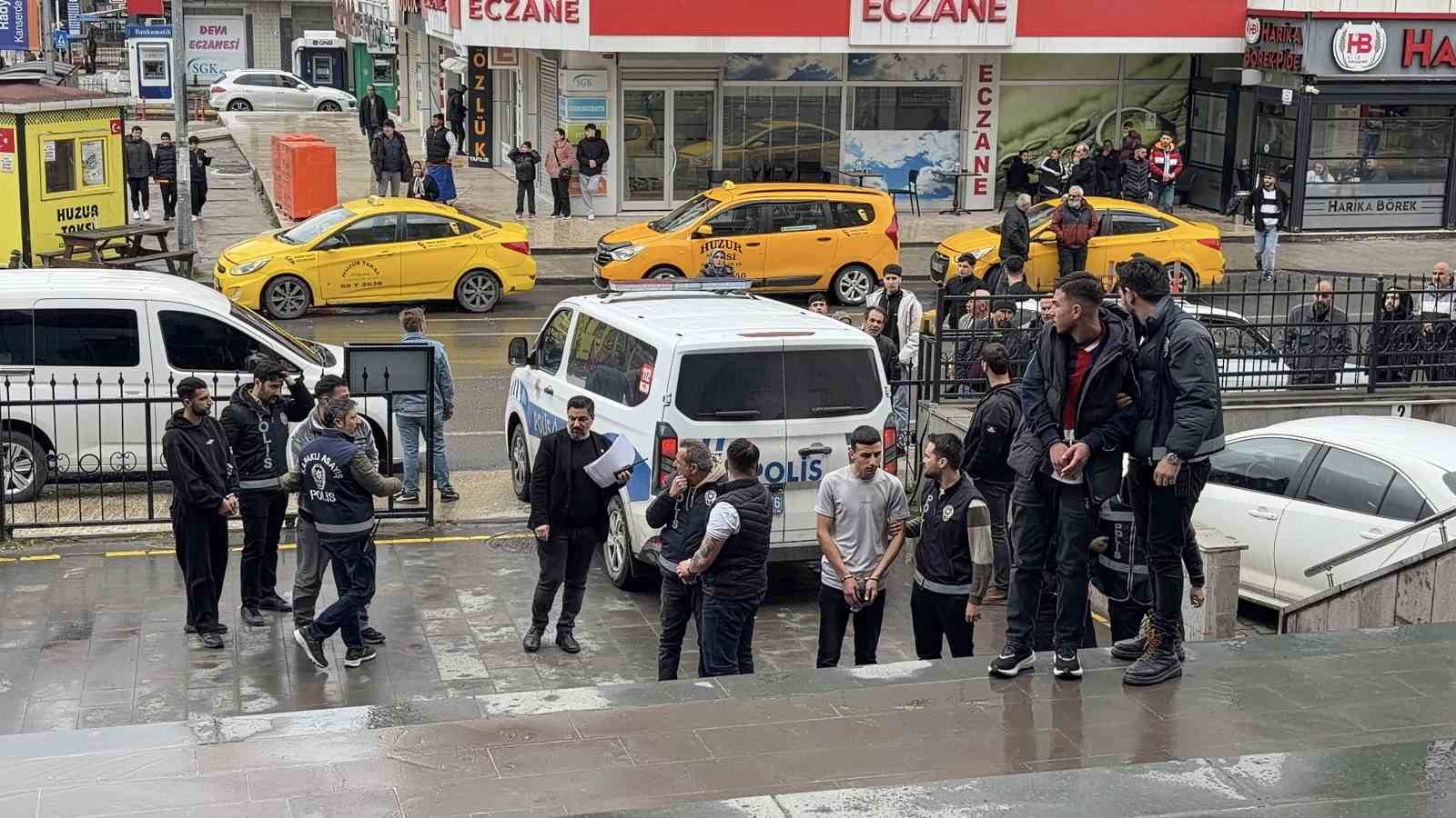 kacirma ve darp olayindaki 8 supheli adliyeye sevk edildi 0 94WZ6MUl