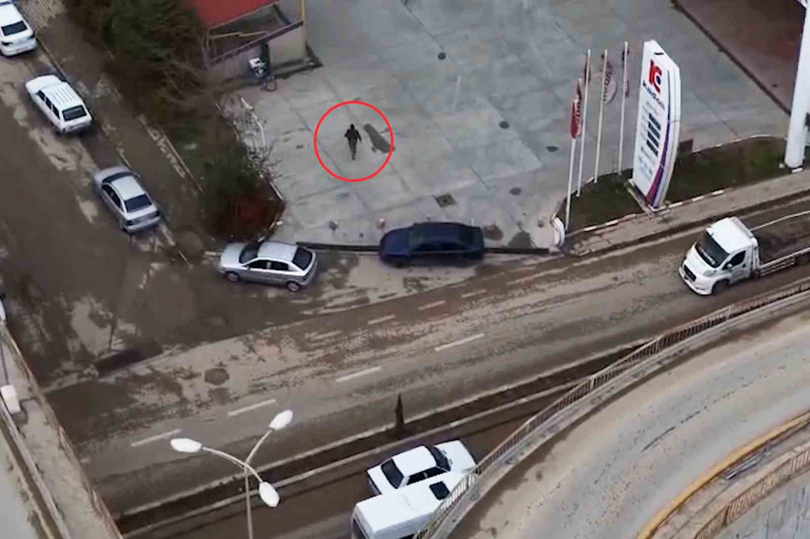 kacis plani ise yaramadi kosarak arac degistirdi yine yakalandi 2 wwKa1vSE