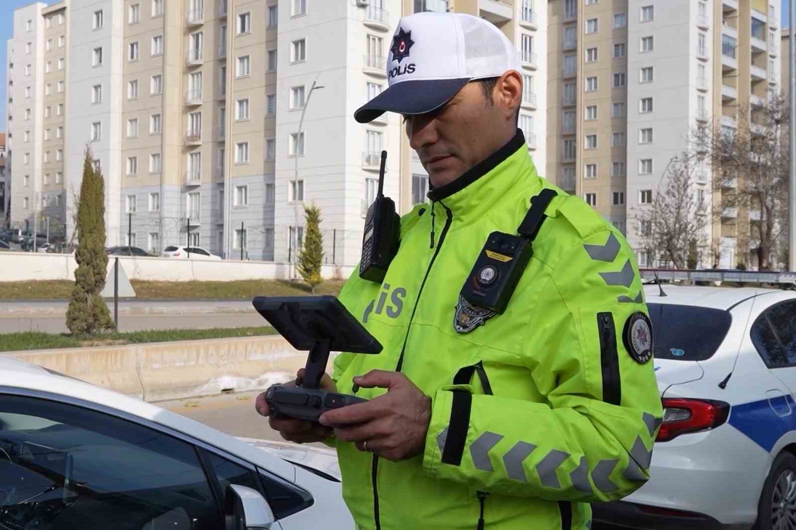 kacis plani ise yaramadi kosarak arac degistirdi yine yakalandi 6 GUA9APnl