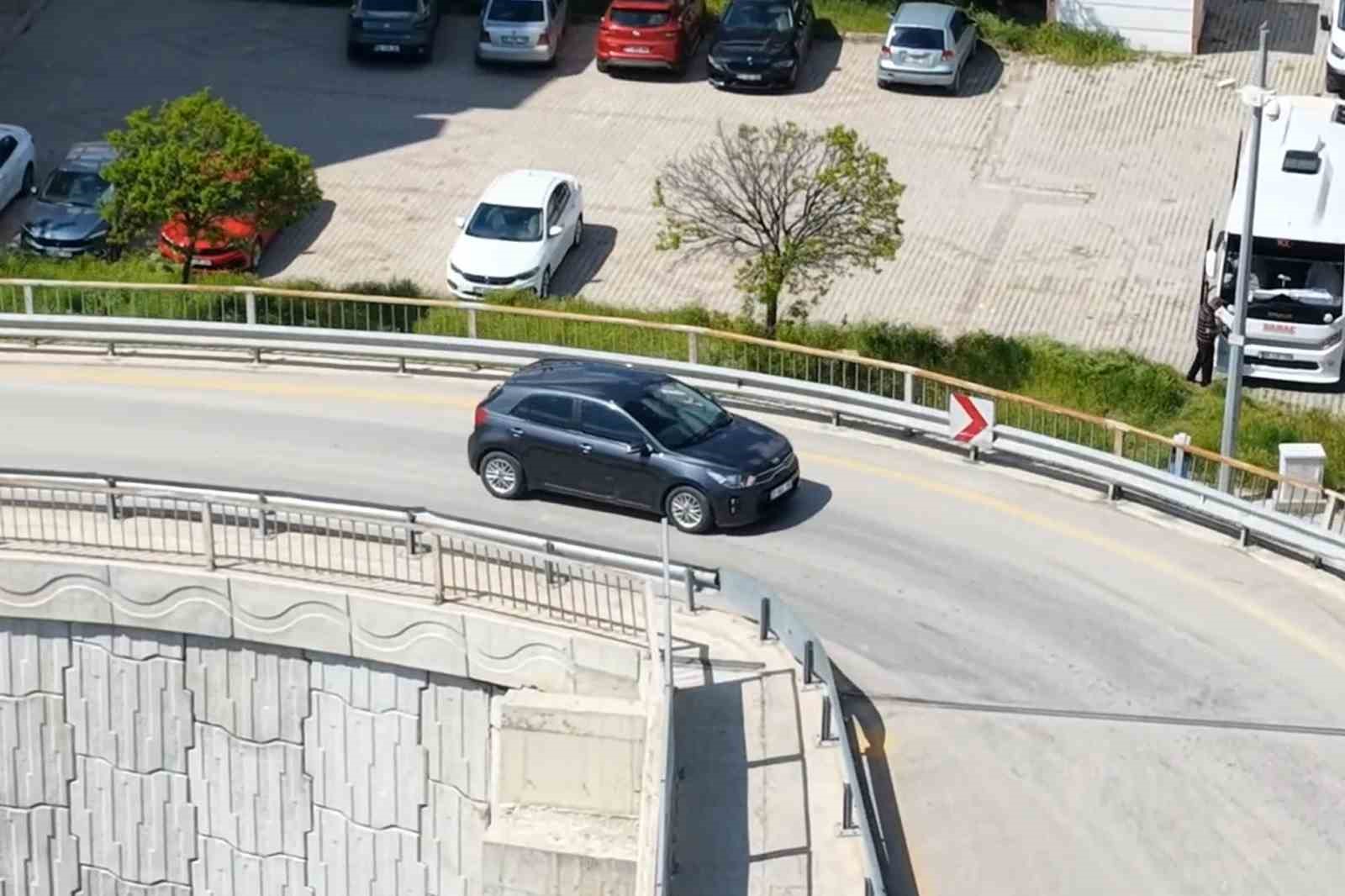 kacti park etti polisi karsisinda buldu dron her anini kaydetti 0 qIZqdCML