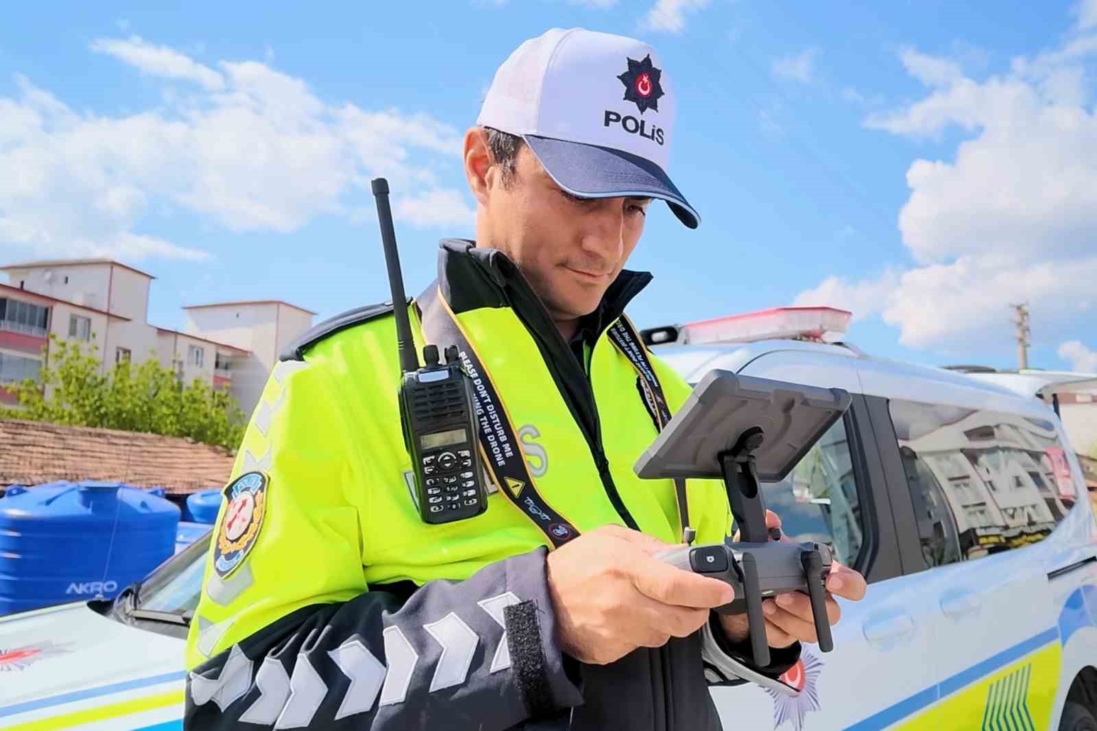 kacti park etti polisi karsisinda buldu dron her anini kaydetti 4 1LvkYLPp