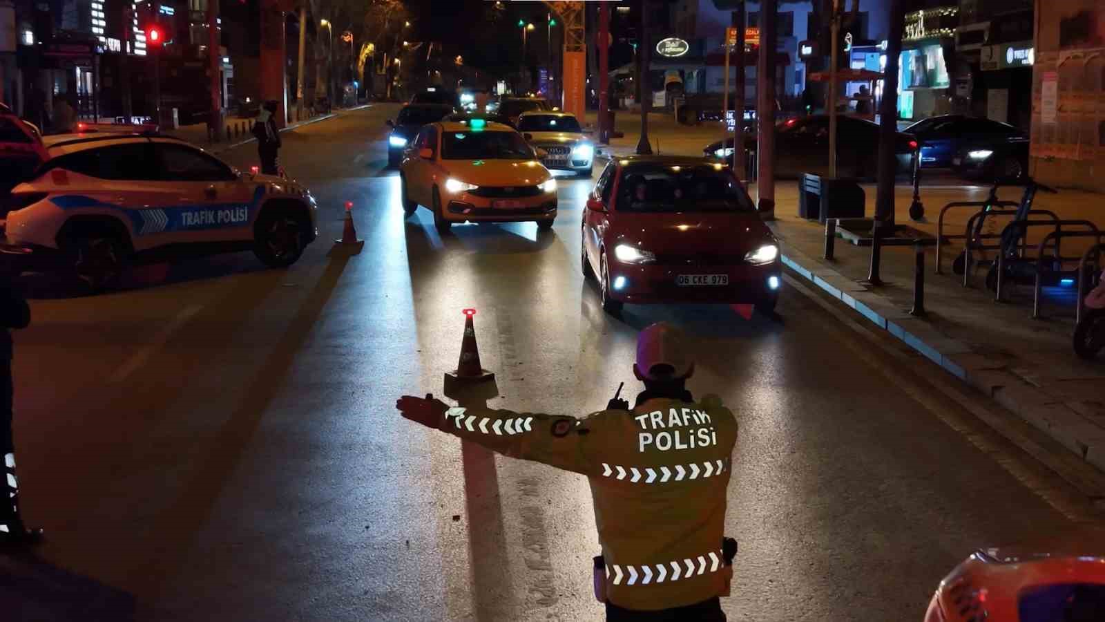 kadikoyde denetimler suruyor 50 arac men edildi 1 7YqhLr6s