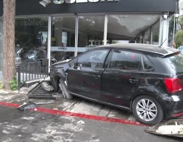 kadikoyde-kadin-surucu-galeriye-daldi-JkircVWz.jpg