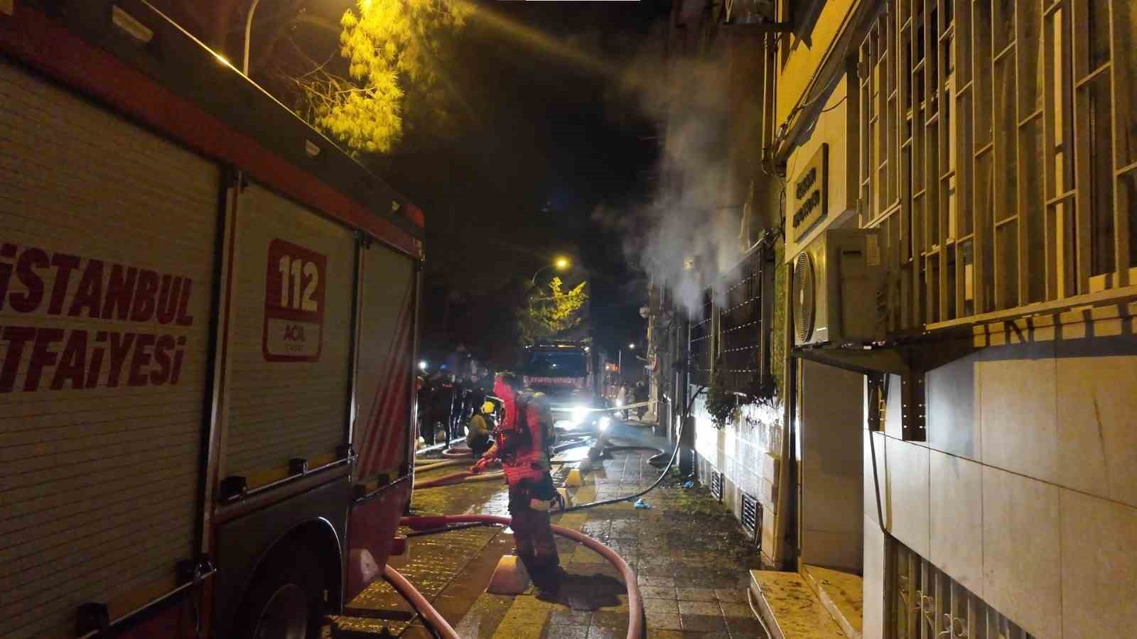 kadikoyde korkutan yangin 1i agir 8 yarali 1