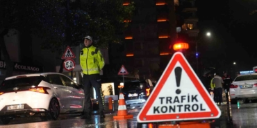 kadikoyde-kural-tanimayana-gecit-yok-trafikte-ihlale-aninda-mudahale-4ONCNKhZ.jpg