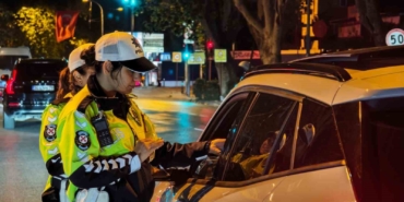 kadikoyde-polis-ekiplerinden-bayram-denetimi-aMFAV7cw.jpg