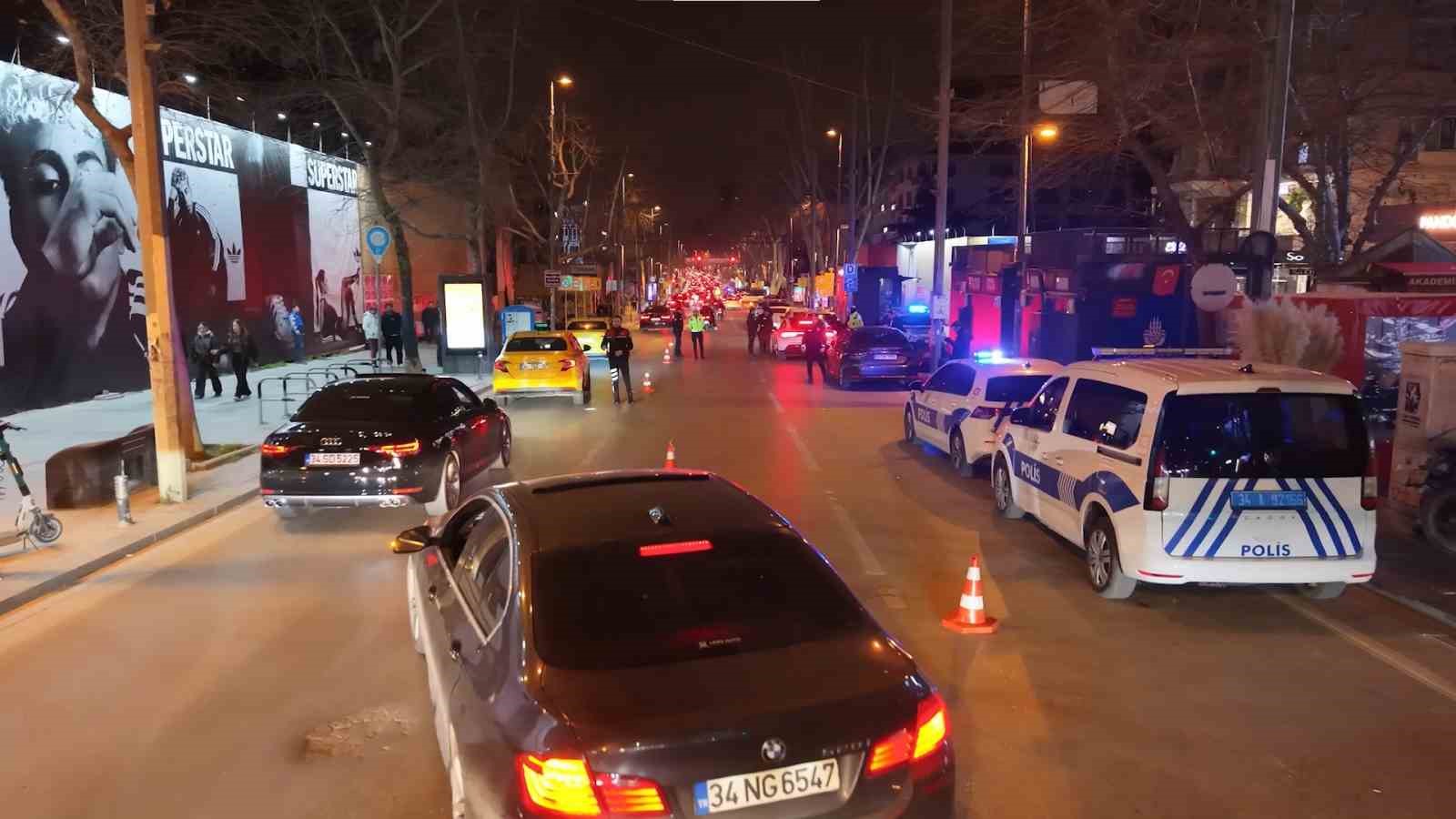 kadikoyde trafik ve asayis denetimi 2 milyon ceza 80 arac trafikten men 1 Errgknr1