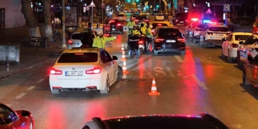 kadikoyde-trafik-ve-asayis-denetimi-2-milyon-ceza-80-arac-trafikten-men-4D2GrAU4.jpg