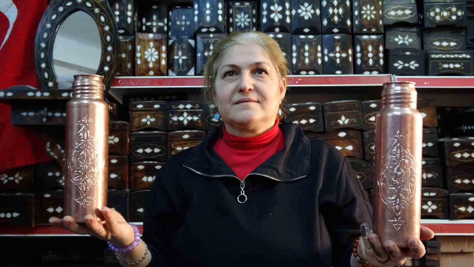 kadin bakir ustasi erkeklere tas cikartiyor 2 qW9Zlkqm