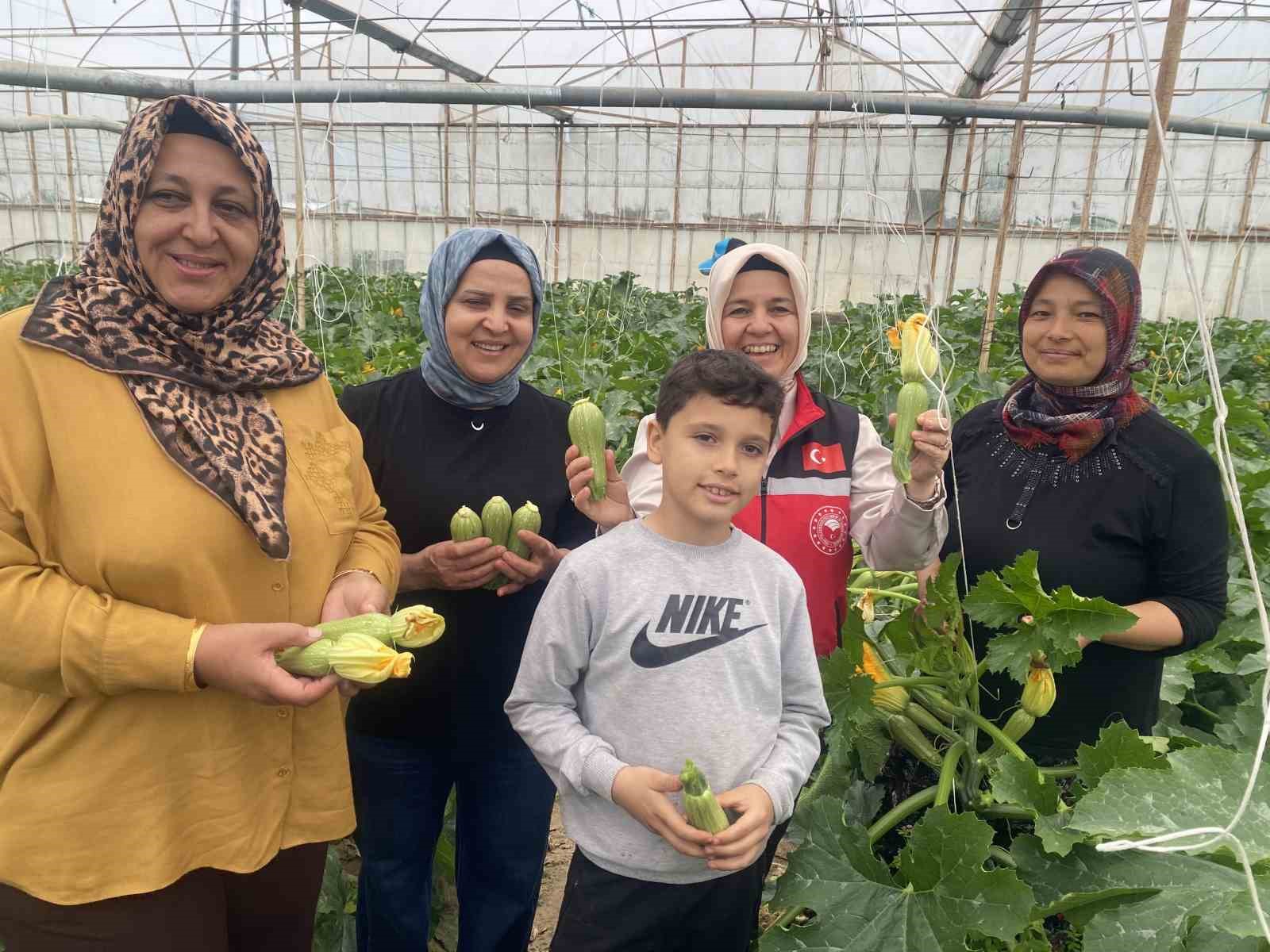 kadin ciftci hem uretiyor hem ihrac ediyor hem de pazarda satiyor 1 DzwWO5hG