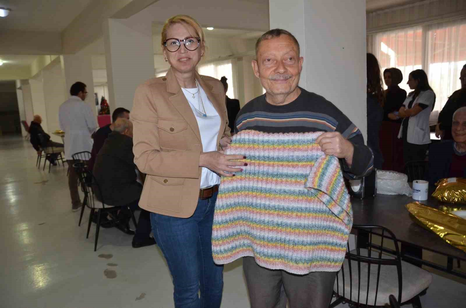 kadin doktorlardan yaslilara sicacik dokunus 2 HbMrgWv7