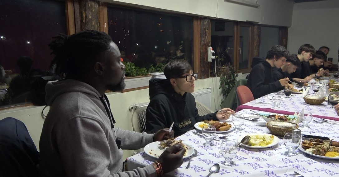 kadin emegi sinirlari asti avrupadan tunceliye zembul bulusmasi 4