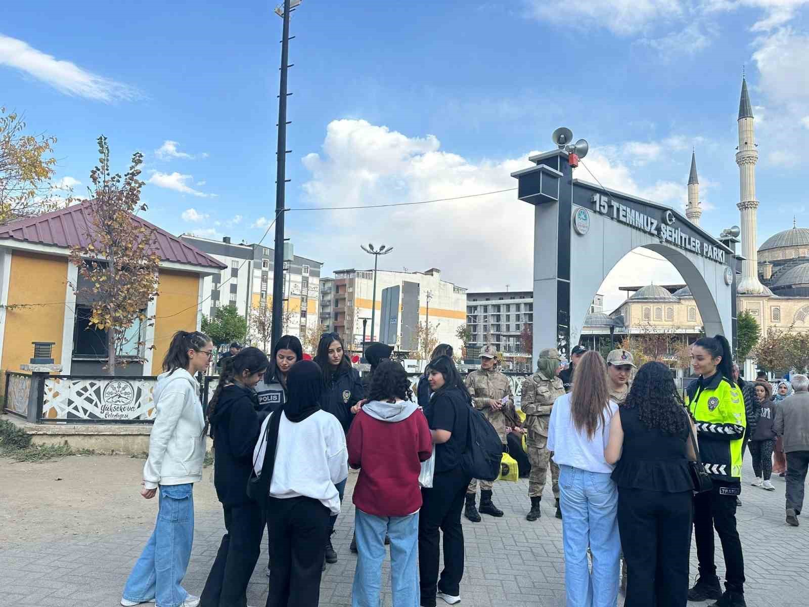 kadin kolluk gucleri alana indi yuksekovada polis jandarma bekci ve zabitadan kadina yonelik siddetle 57ad86Jd