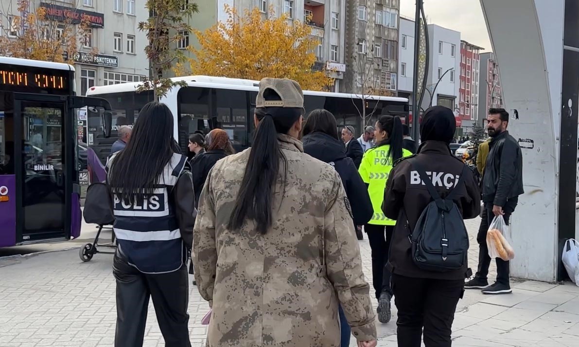 kadin kolluk gucleri alana indi yuksekovada polis jandarma bekci ve zabitadan kadina yonelik siddetle D1JsBYON