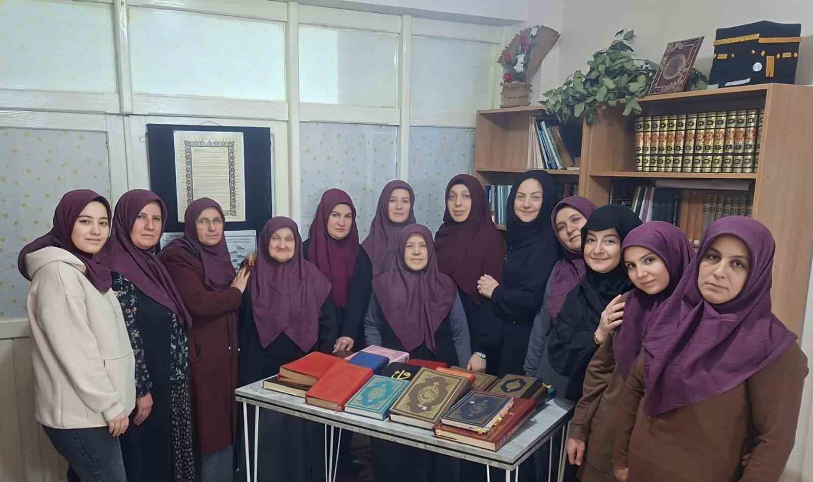 kadin kursiyerlerden afrikaya kuran i kerim hediyesi 3 u4ie4w7T