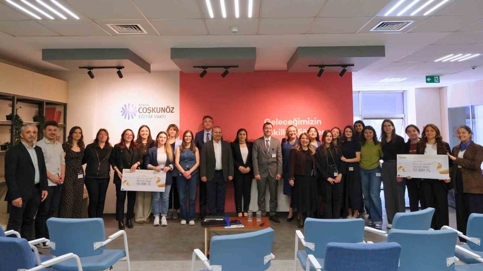 kadin muhendis adaylari batarya teknolojileriyle bulustu 0 s46pa1KV