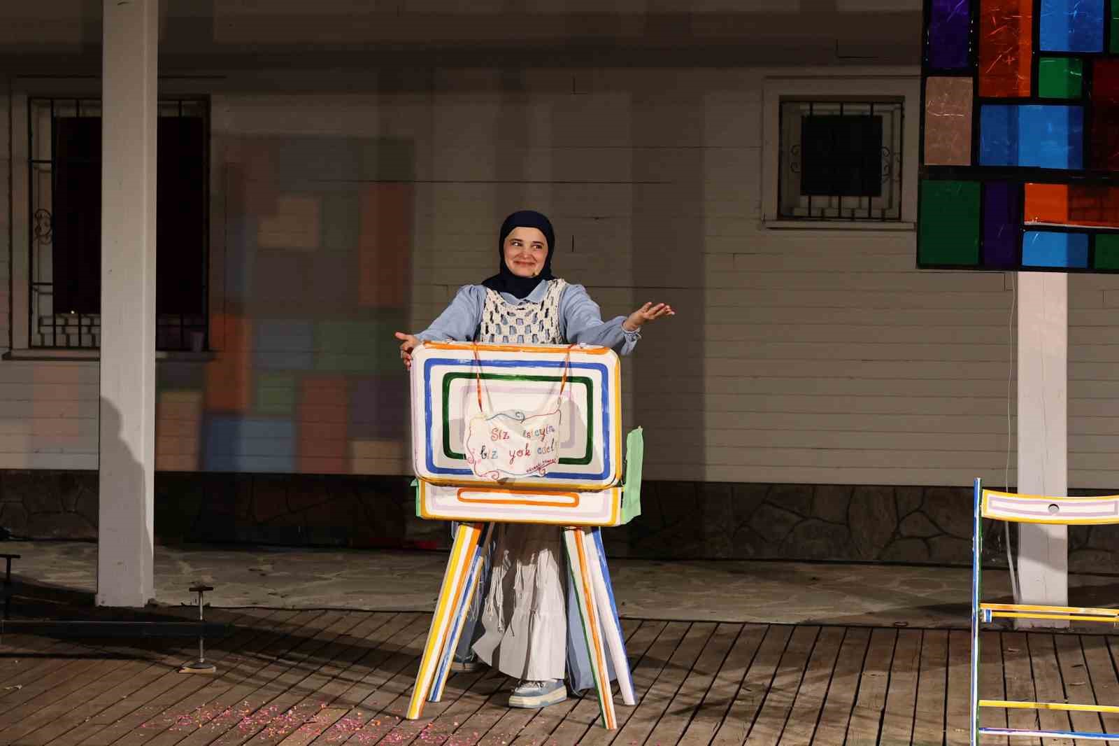 Kadın Oyunları Festivali "Gözbağcı" ile başladı 7 kadin oyunlari festivali gozbagci ile basladi 3 AqLUeTVe