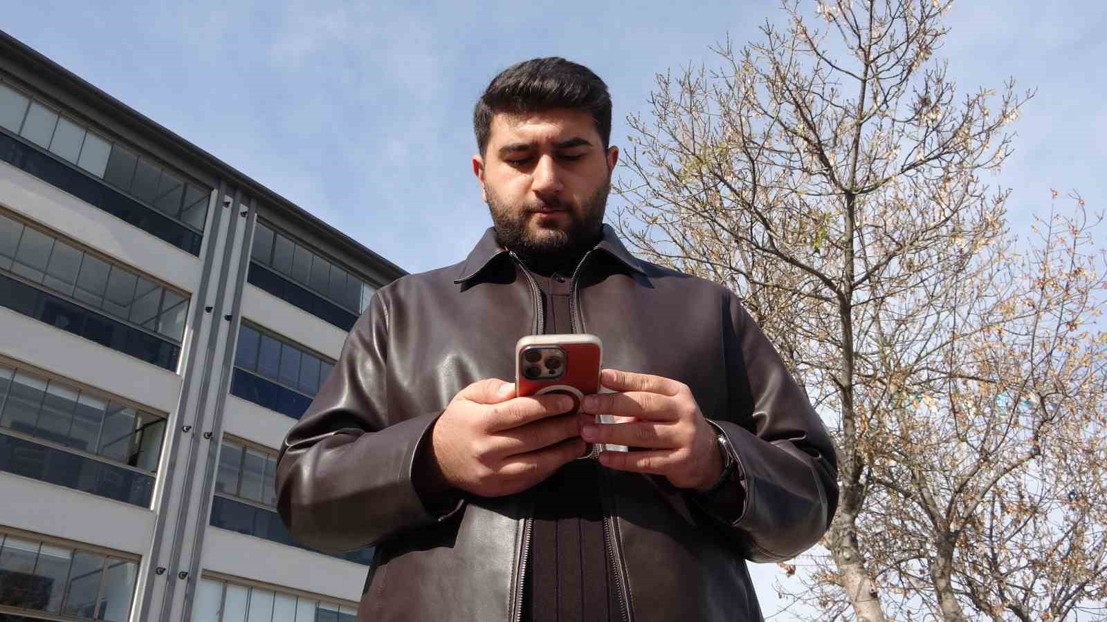 kadin soforun kullandigi otobusun onunu kesen genc maganda ilan edilmesine tepki gosterdi 6 E58tqVcr