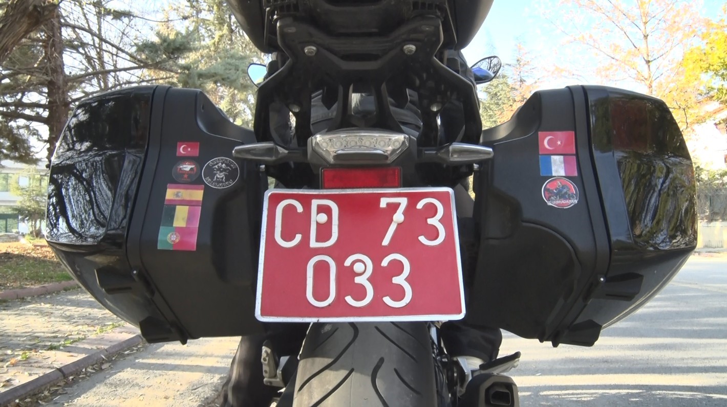 kadin surucu ispanyadan turkiyeye motosikletle 45 gunde geldi sinirda gozyaslarini tutamadi 1 RaveZaXh