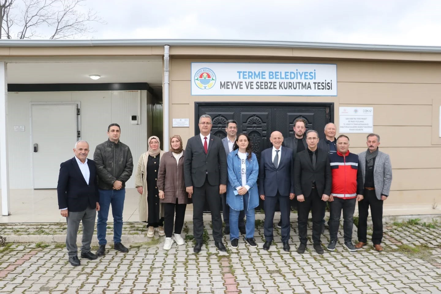 kadin ureticiler istiridye mantarindan tursu ve kofte yapti 5 UOdFzjcY