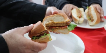 kadin-ureticiler-istiridye-mantarindan-tursu-ve-kofte-yapti-6vsiVIki.jpg