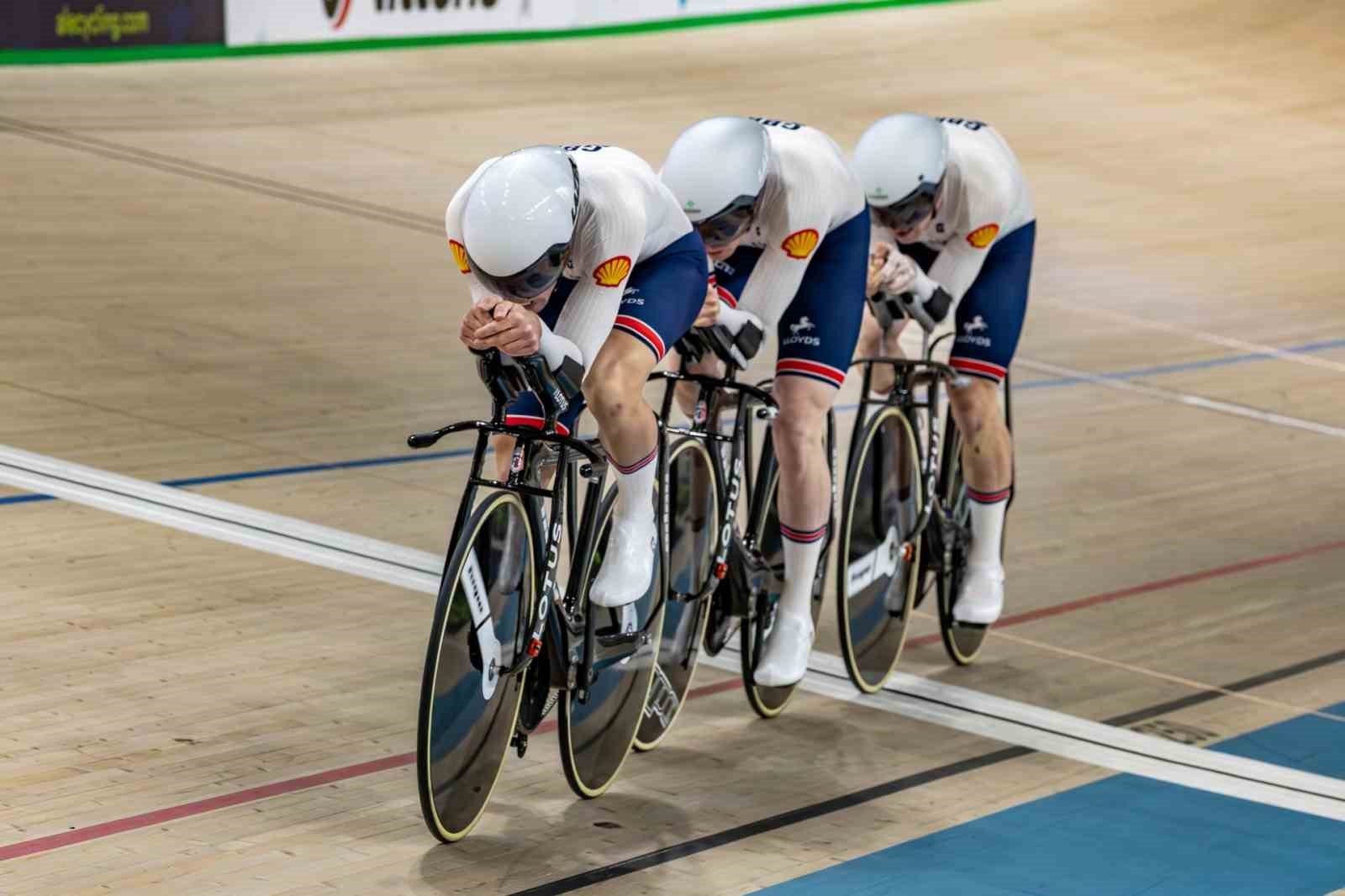 Kadınlar Bireysel Sprint Elemeleri ve Kadınlar Takım Takip kategorilerinde toplam 2 dünya rekoru kırıldı 8 kadinlar bireysel sprint elemeleri ve kadinlar takim takip kategorilerinde toplam 2 dunya rekoru kirildi 3ejJ5Rjr