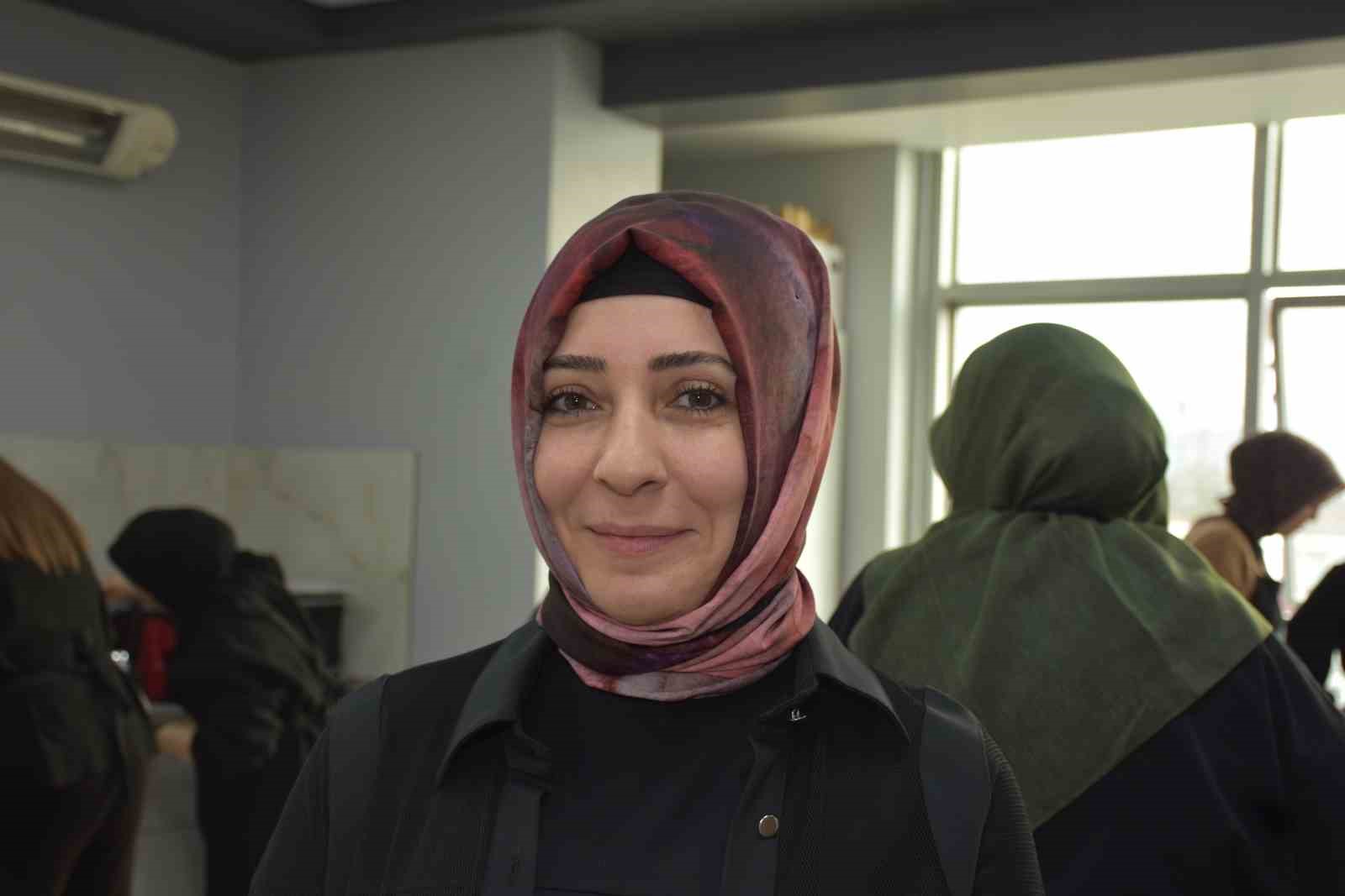 kadinlar bu kursta hem ogreniyor hem ailelerine destek oluyor 7 XSRINdOb