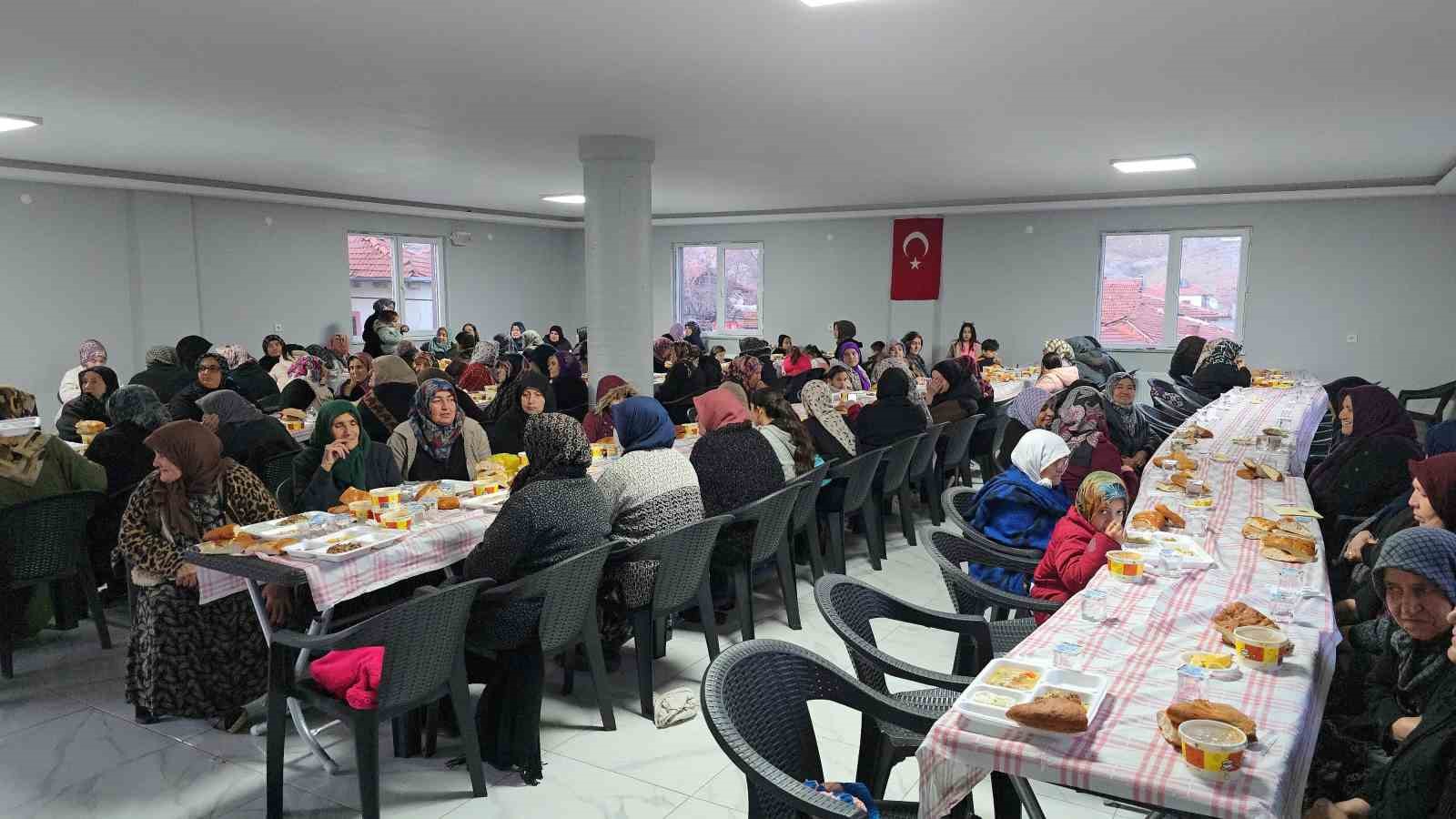 kadinlar dinleniyor tum koylu ramazan boyunca ayni sofrada bulusuyor 1 AB6wH6XC
