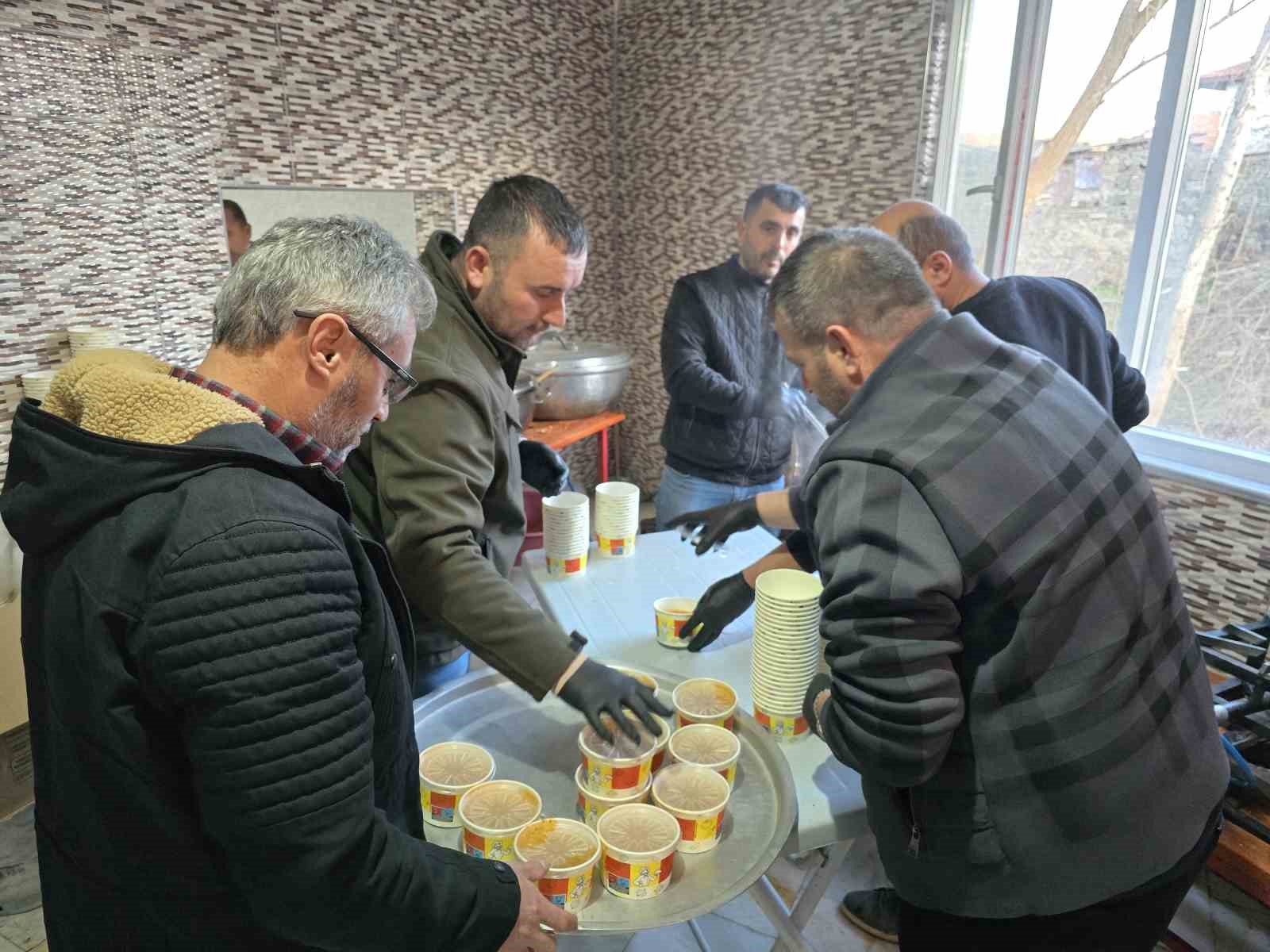 kadinlar dinleniyor tum koylu ramazan boyunca ayni sofrada bulusuyor 3 f6aVdef7