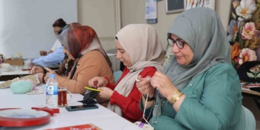 kadinlar-el-sanatlari-kursunda-hem-ogreniyor-hem-de-ev-ekonomisine-katki-sagliyor-kI5Zwkdi.jpg
