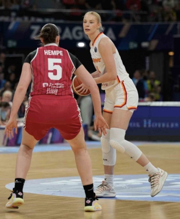 kadinlar-euroleaguede-finalin-adi-fenerbahce-galatasaray-HDuekgsP.jpg