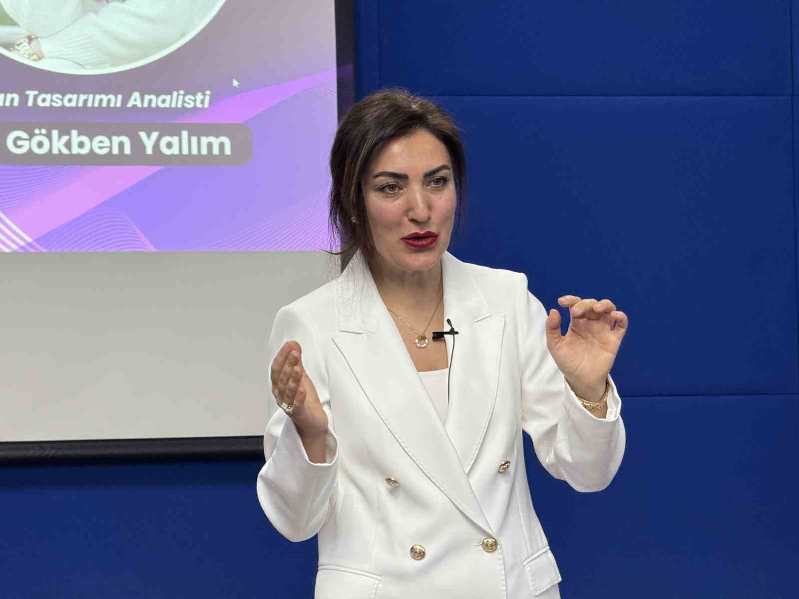 kadinlar gununde essizligin tasarimi soylesisi duzenlendi 0 tauPY4Dn