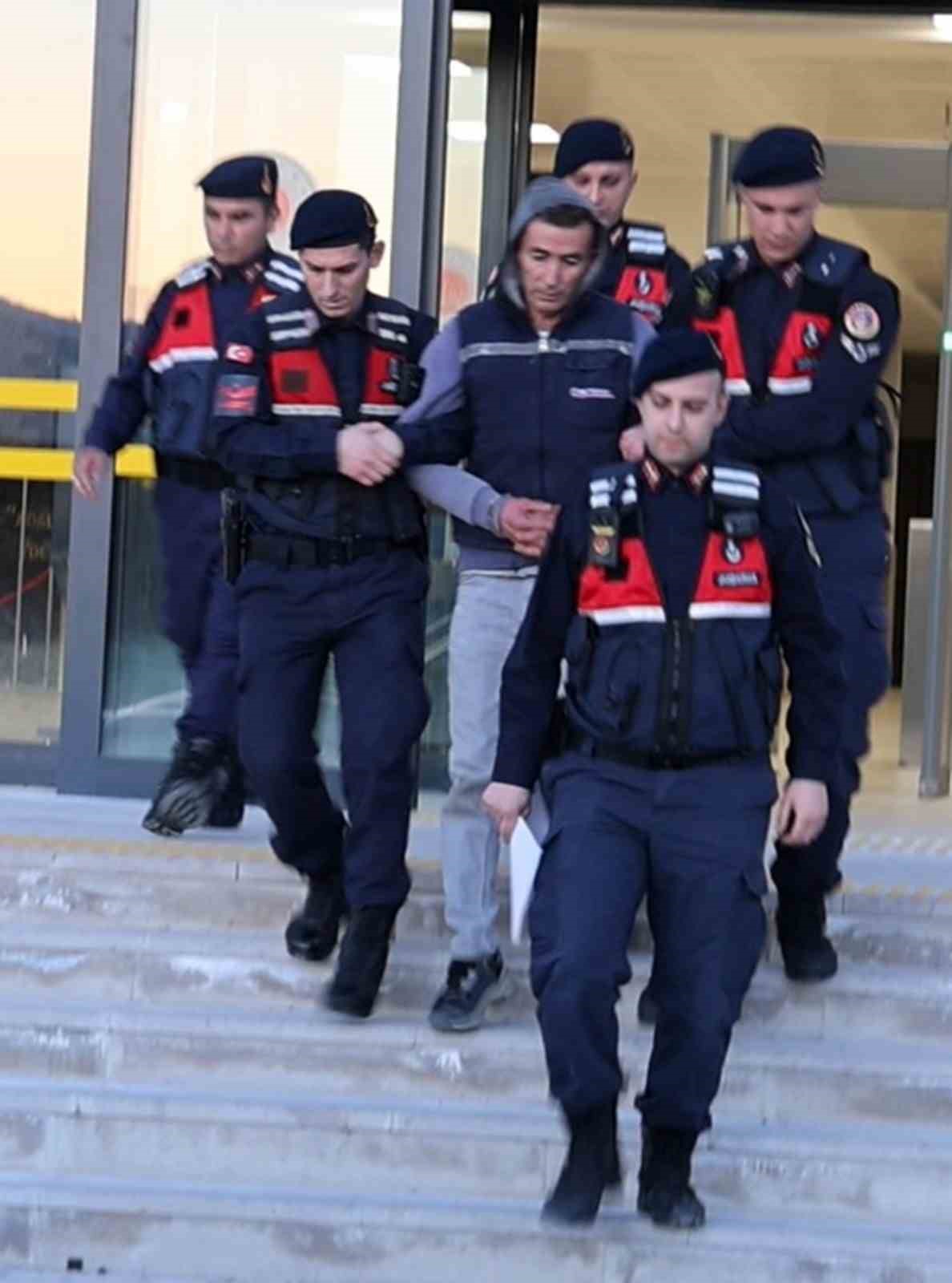 kadinlar gununde karisini olduren sahis tutuklandi 3 CYRuTdzL